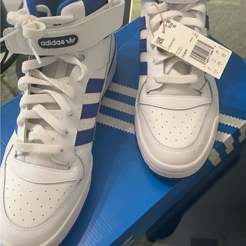Men brand new adidas gym shoes - Picture 2 of 7